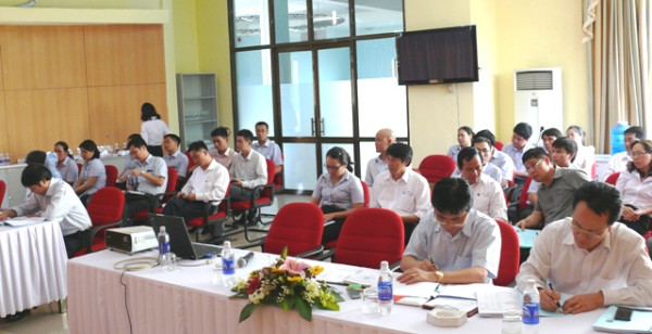 Công ty Kính Nổi Viglacera Bình Dương tổ chức Hội nghị đánh giá kết quả thực hiện SXKD năm 2013, triển khai nhiệm vụ KH SXKD 2014